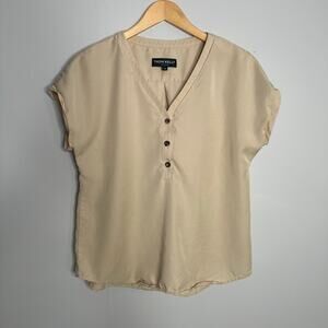 Thom Kelly Tencel Blouse Women XS Tan EUC Sustainable V-Neck Henley Short Sleeve